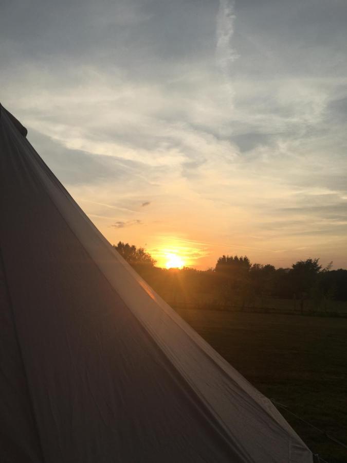 Hopgarden Glamping - Luxury 6M Bell Tent Wadhurst المظهر الخارجي الصورة
