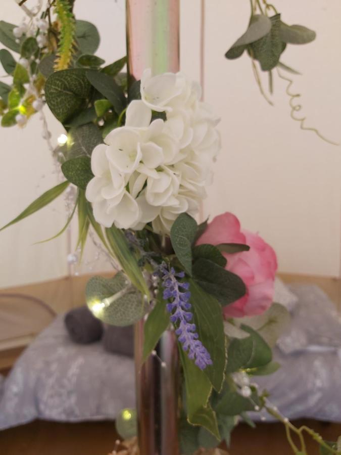 Hopgarden Glamping - Luxury 6M Bell Tent Wadhurst المظهر الخارجي الصورة