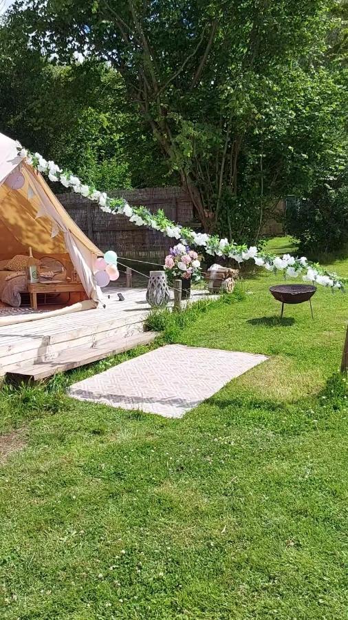 Hopgarden Glamping - Luxury 6M Bell Tent Wadhurst المظهر الخارجي الصورة