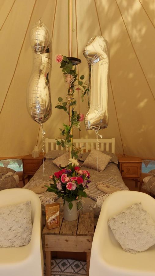 Hopgarden Glamping - Luxury 6M Bell Tent Wadhurst المظهر الخارجي الصورة